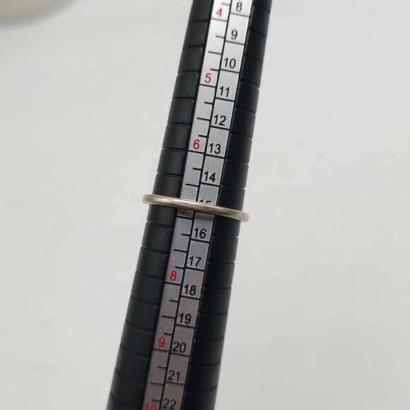 Silver Tone Topaz Rhinestone Daisy Ring Featuring Dual Flower Design Vintage - Picture 5 of 5